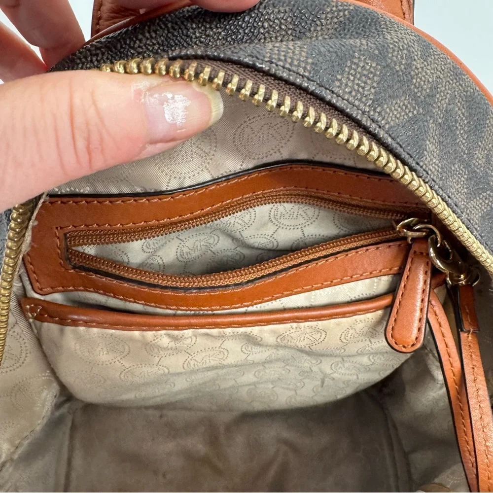 Michael Kors Jet Set Signature Backpack Brown - Picture 11 of 14